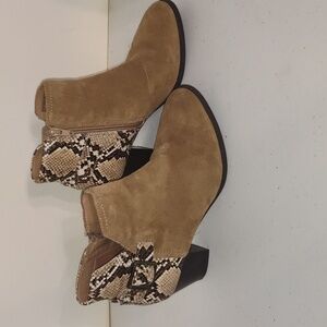 Vionic Naomi Tan Suede and Faux Brown and Tan Snake Print Ankle Boots Size 8
